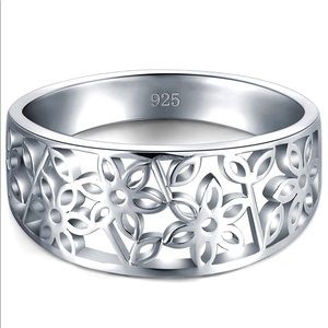 Silver tarnish resistant ring